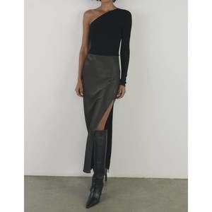 NEW ENZA COSTA silk knit angled 1-sleeve top in black